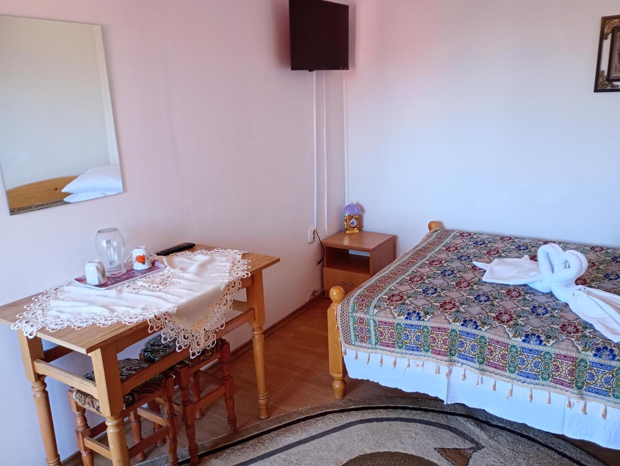 Pensiunea Irina 1 Si 2 Zărneşti Exterior foto